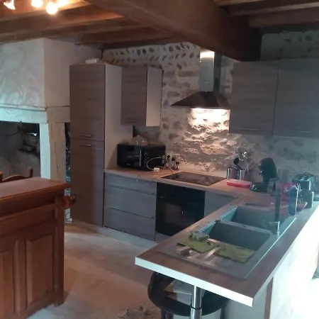 Maison Grandes Avec Cuisine -jardin -terrasse-bbq *