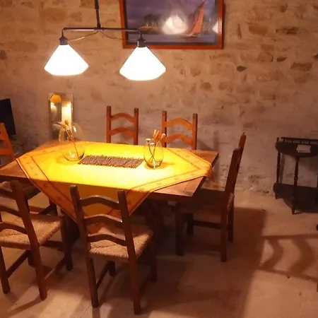 B&B Maison Grandes Avec Cuisine -jardin -terrasse-bbq *
