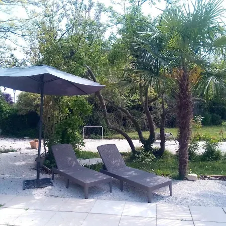 B&B Maison Grandes Avec Cuisine -jardin -terrasse-bbq *